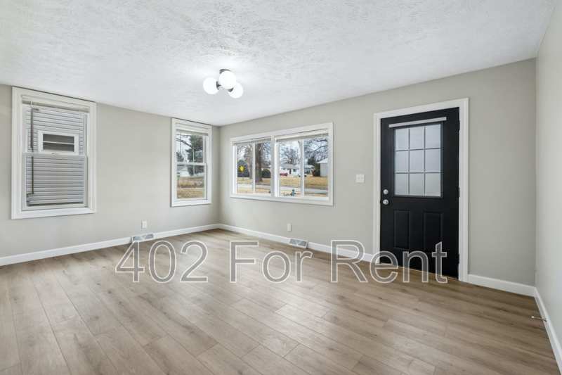 3111 S 40th St - Photo 7 of 30