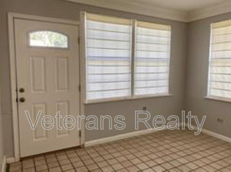 101 Park Row Ave - Photo 3 of 16