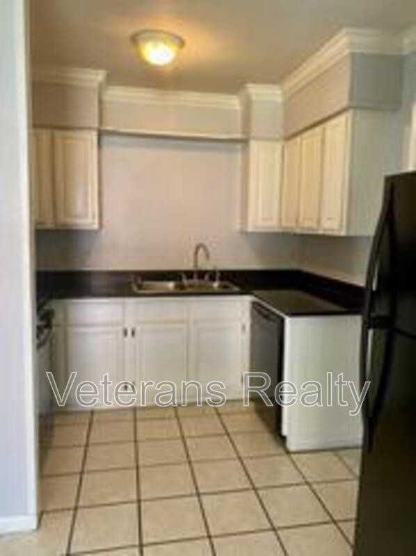 101 Park Row Ave - Photo 4 of 16