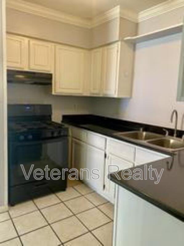 101 Park Row Ave - Photo 5 of 16