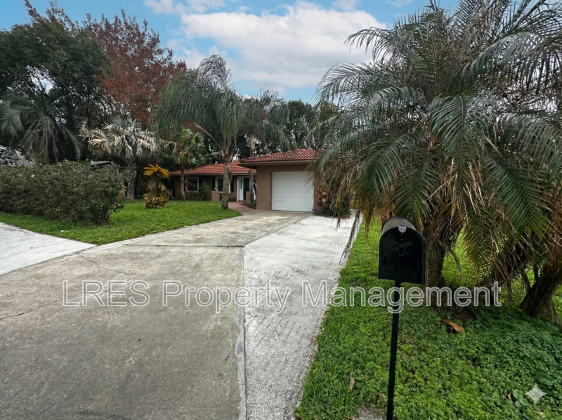 10647 Deergrass Ln - Photo 2 of 34