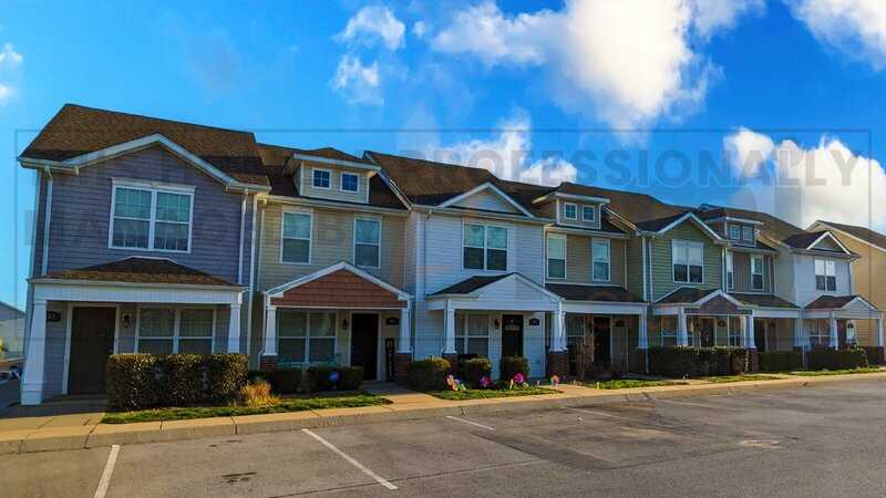 311 Sam Houston Cir - Photo 3 of 33