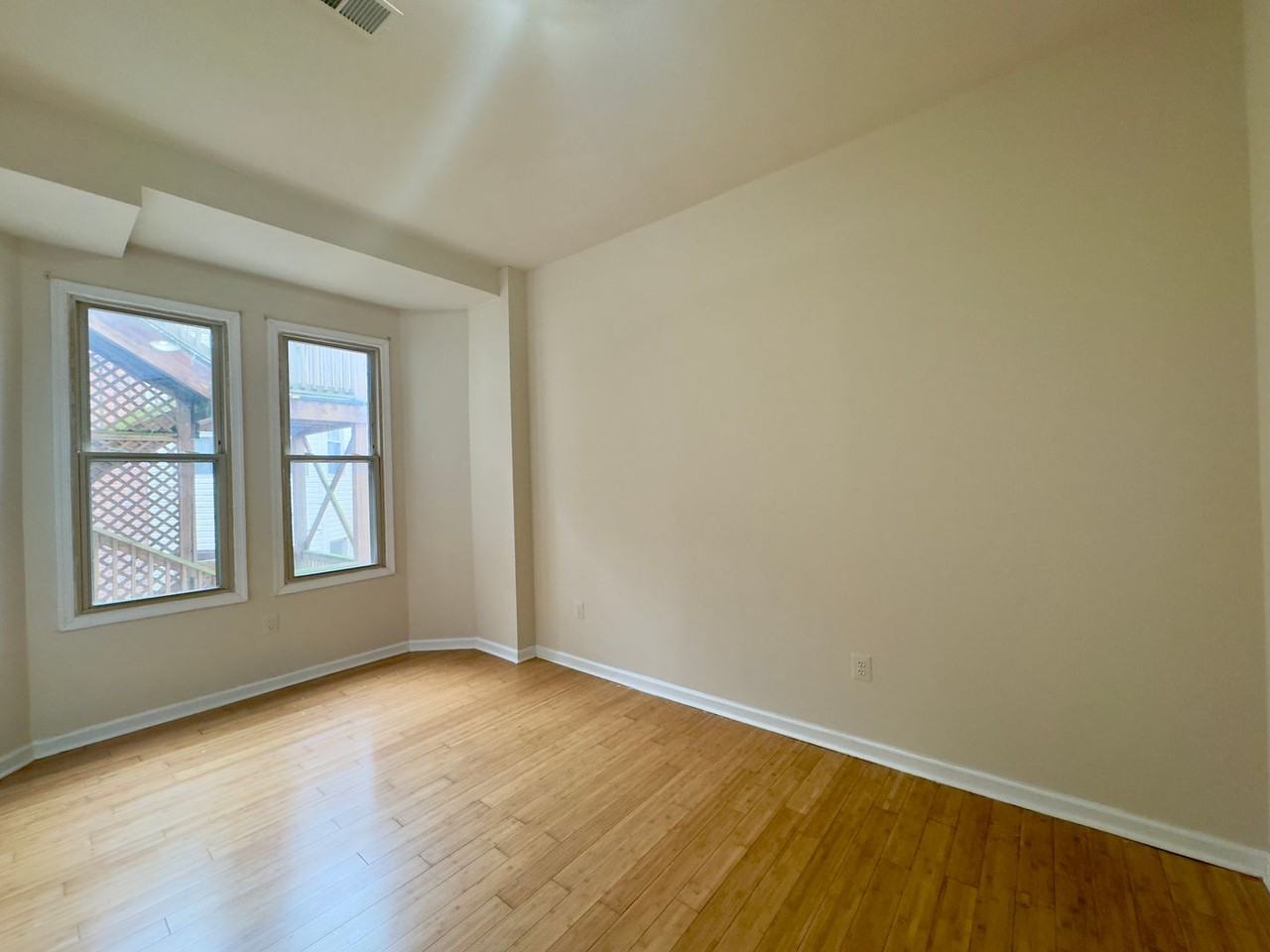 2401 Brookfield Ave - Photo 6 of 27