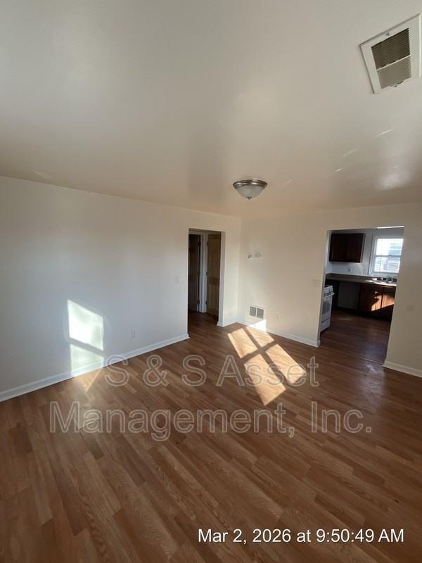 3534 Homewood Ave - Photo 4 of 7