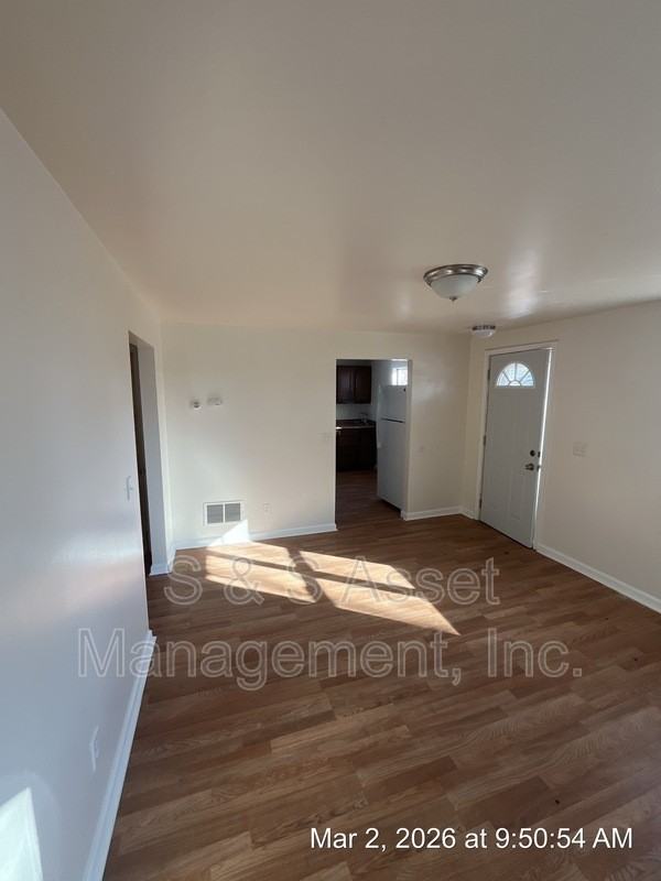 3534 Homewood Ave - Photo 5 of 7