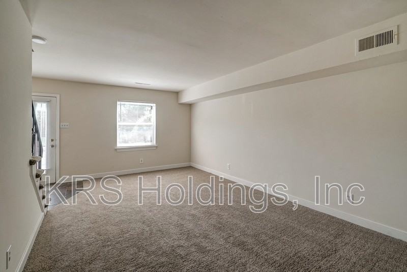 5211 Goolsby Ct - Photo 3 of 21