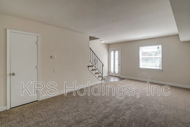 5211 Goolsby Ct - Photo 4 of 21