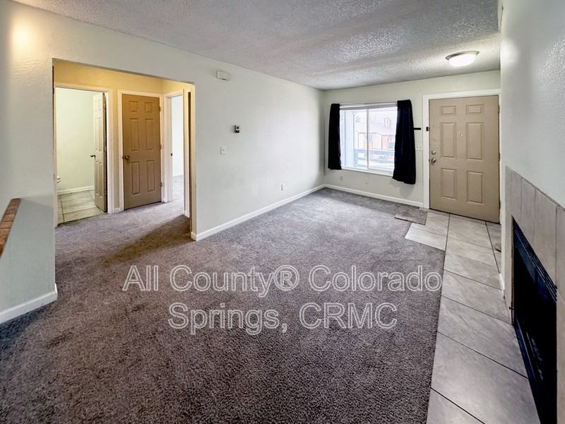 915 Hathaway Dr #C - Photo 5 of 19