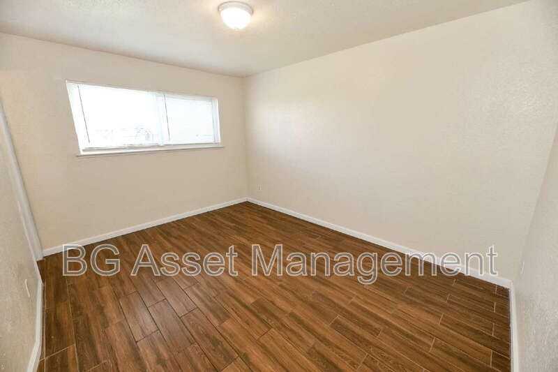 728 Darina Ave #7 - Photo 7 of 17