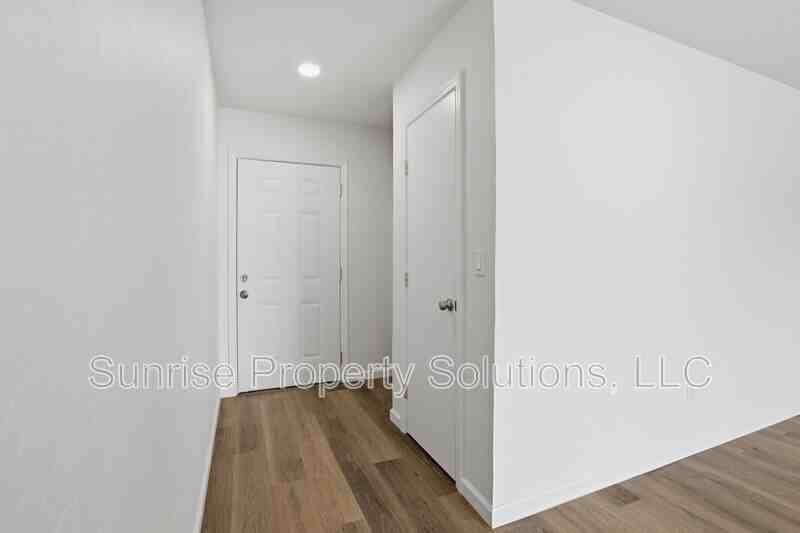 644 Hunters Hill Rd - Photo 2 of 20