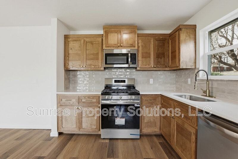 644 Hunters Hill Rd - Photo 4 of 20