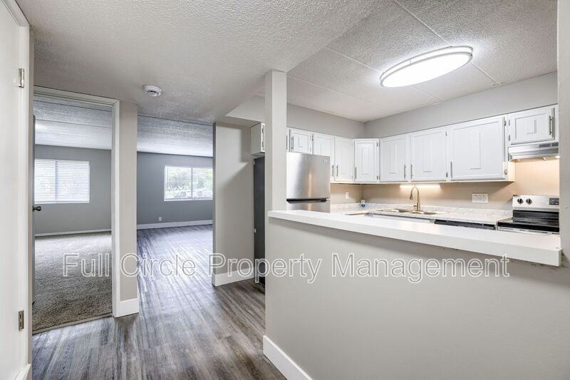 1640 N 56th St #9 - Photo 5 of 15