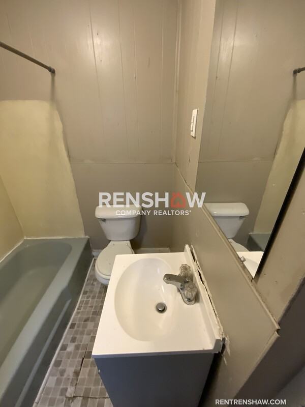 1306 W Countryman St #B - Photo 2 of 9