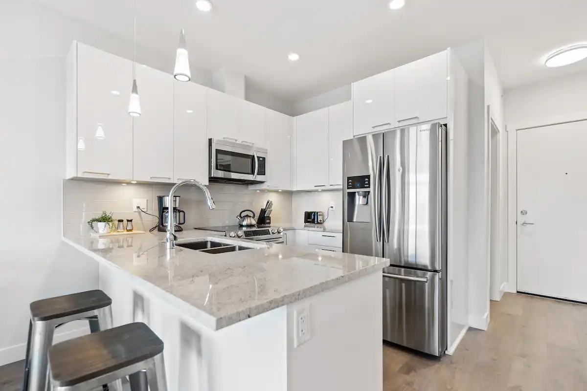 20696 Eastleigh Crescent - Photo 5