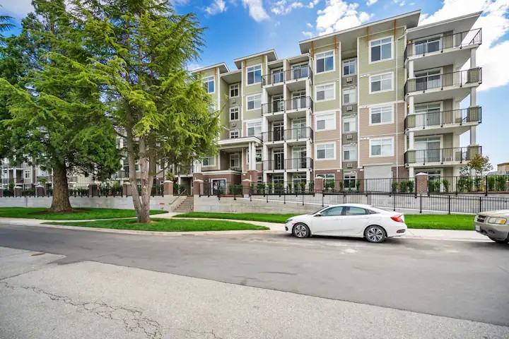 20696 Eastleigh Crescent - Photo 16