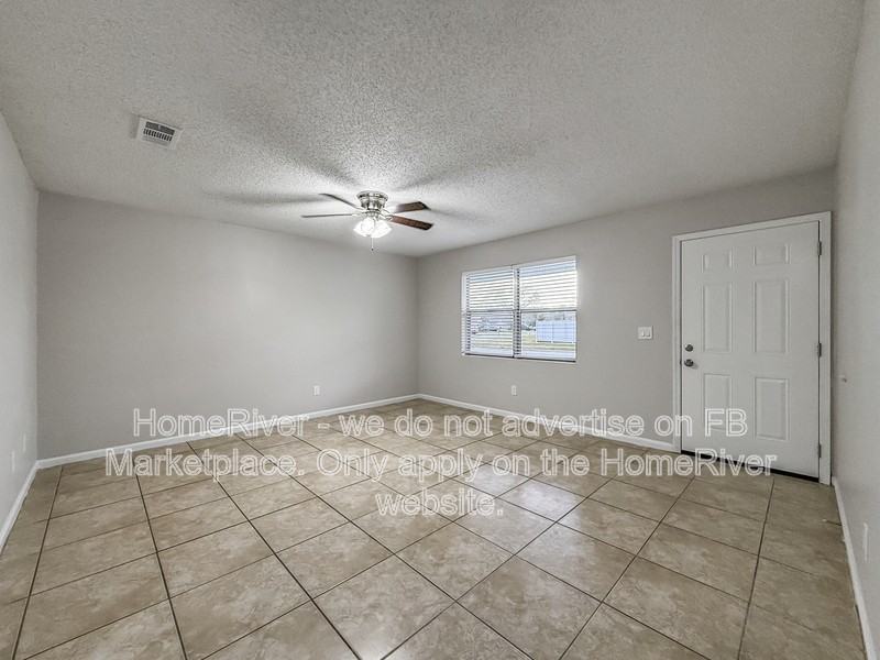 1549 Ibis Dr - Photo 4 of 19