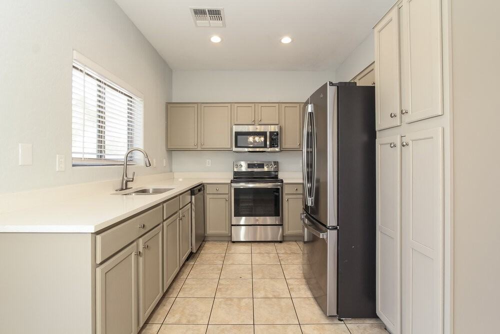 44080 W Mccord Dr - Photo 6 of 16