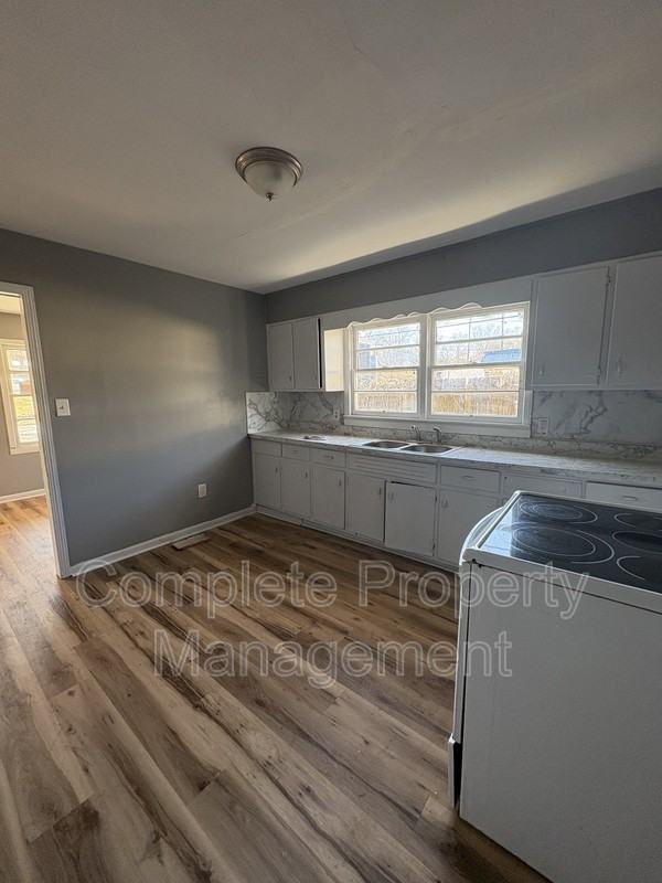 808 Fairfax Ave - Photo 2 of 8