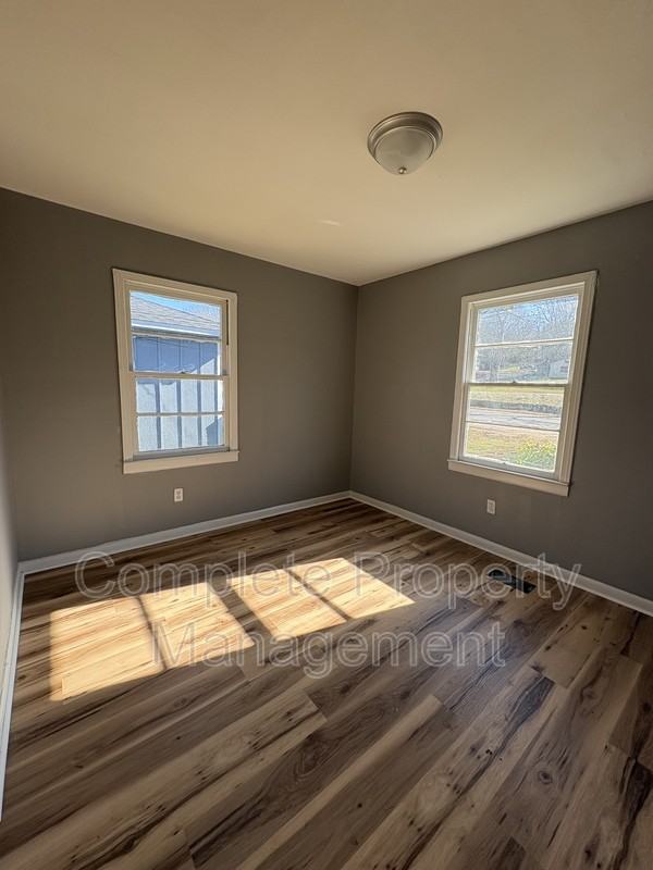 808 Fairfax Ave - Photo 7 of 8