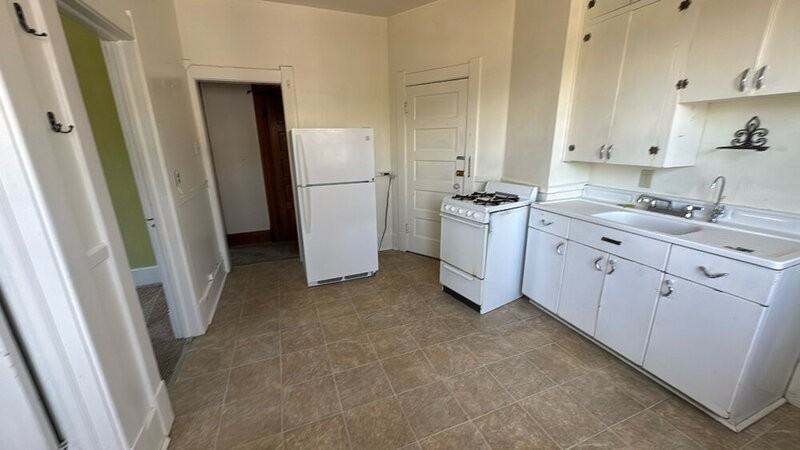 500 E Garfield St #2 - Photo 3 of 11