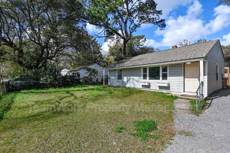 3116 Matipan Ave - Photo 4 of 23