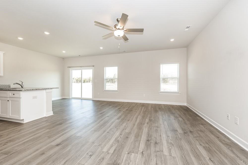 3325 Quintana Dr - Photo 6 of 17