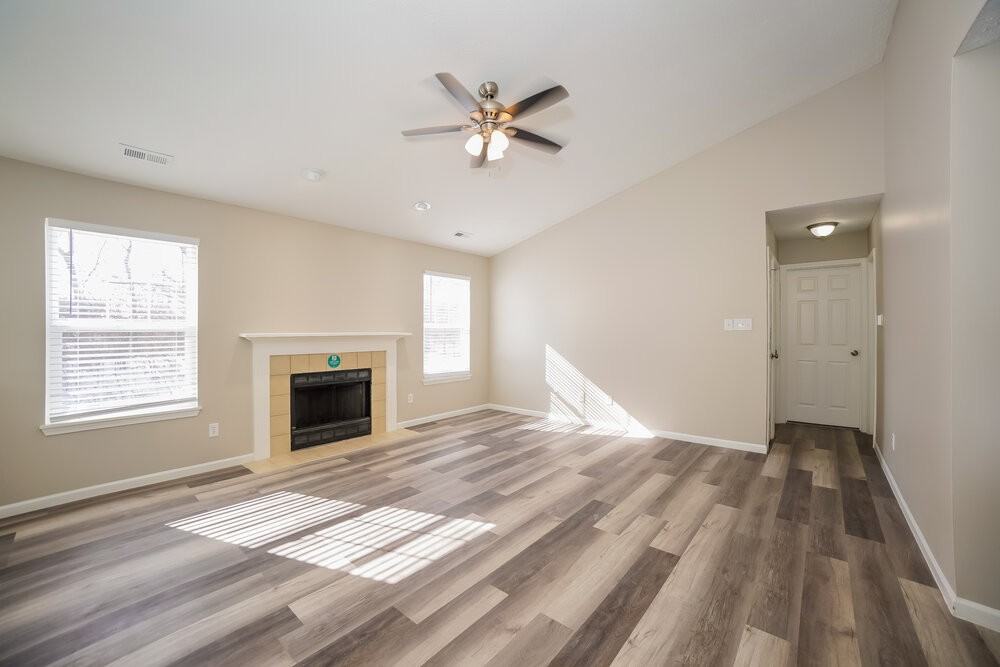 957 Country Ln - Photo 5 of 19