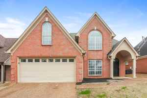 featured image of 1390 Bayberry Hill Dr