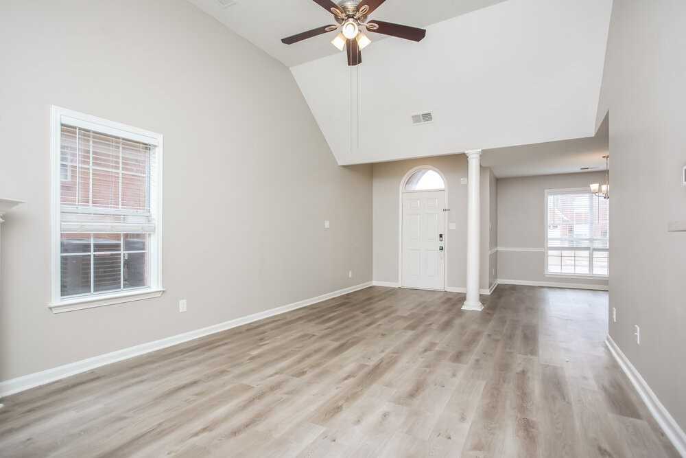 1390 Bayberry Hill Dr - Photo 5 of 17