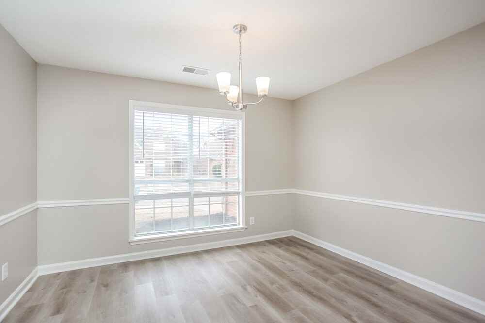 1390 Bayberry Hill Dr - Photo 6 of 17