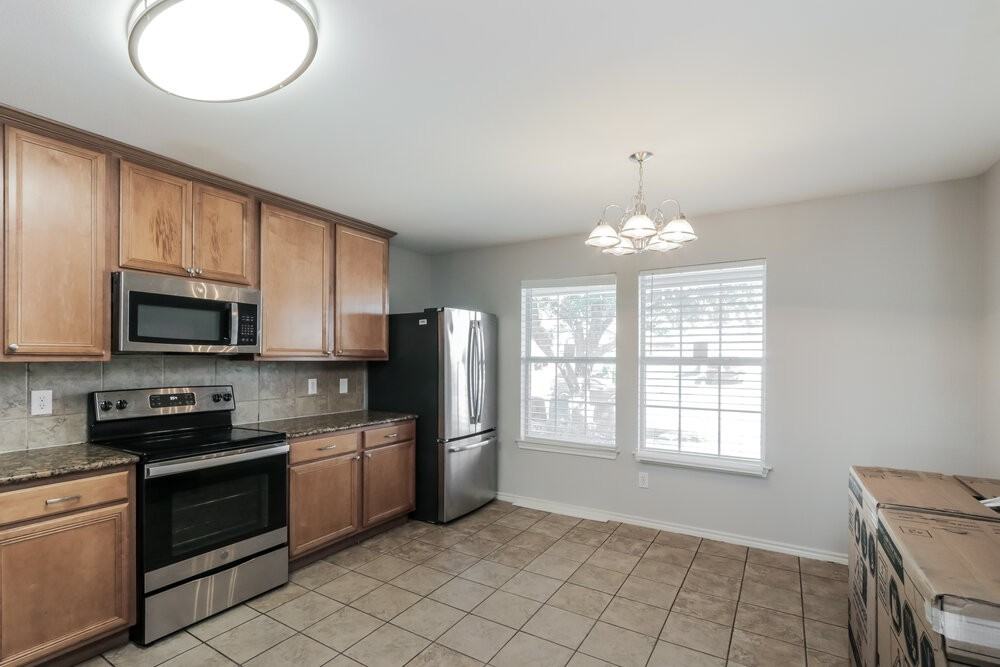 3505 Vicki Ln - Photo 7 of 17