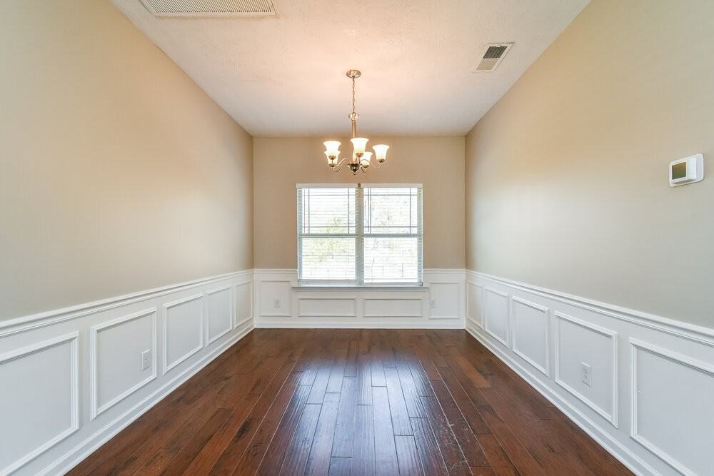 6465 Paddington Way - Photo 7 of 17