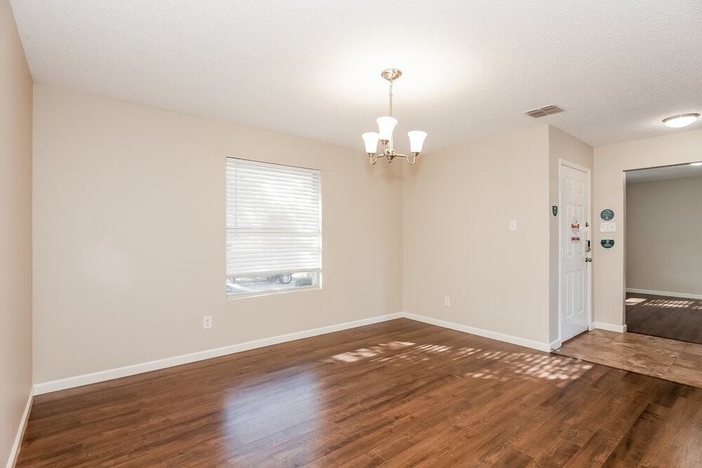 2316 Graystone Dr - Photo 5 of 17