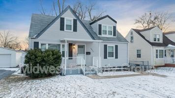 featured image of 9820 Iveland Dr