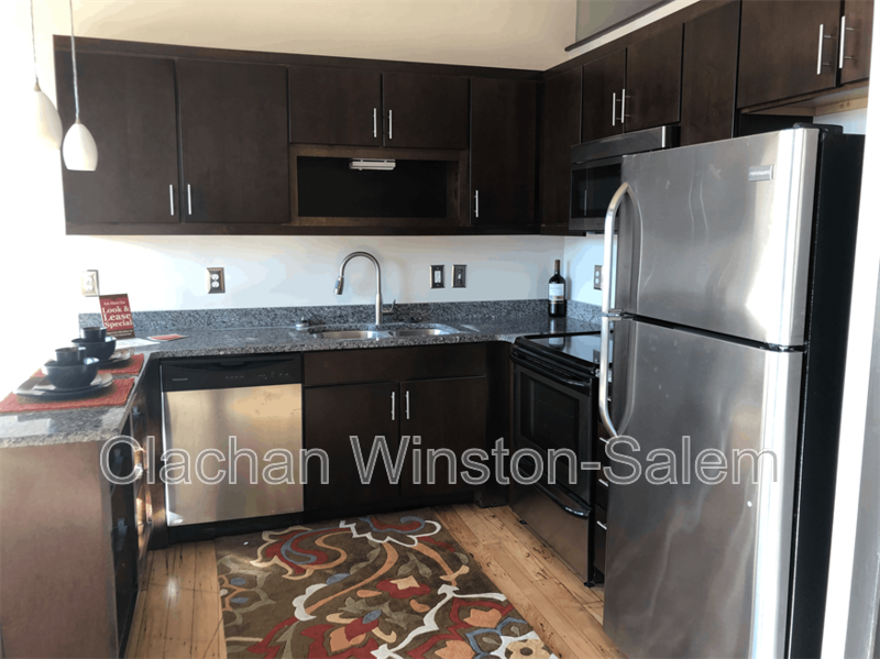 101 E 6th St #305 - Photo 4 of 7