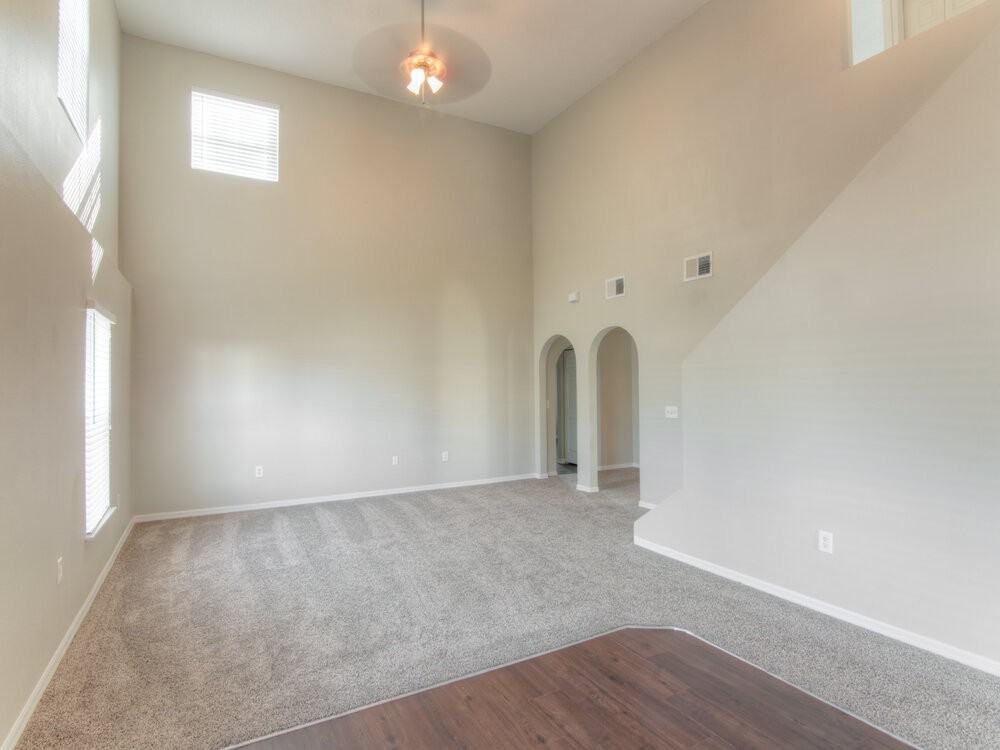 3667 Queens Cove Blvd - Photo 6 of 16