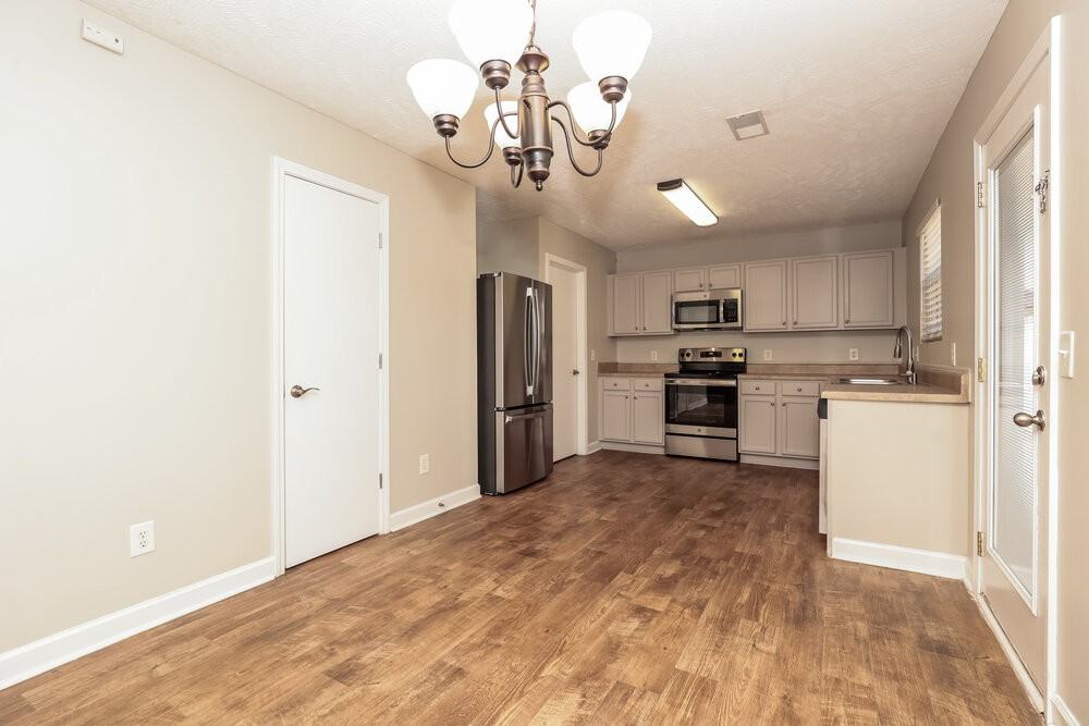 4003 Randall Ln - Photo 6 of 17