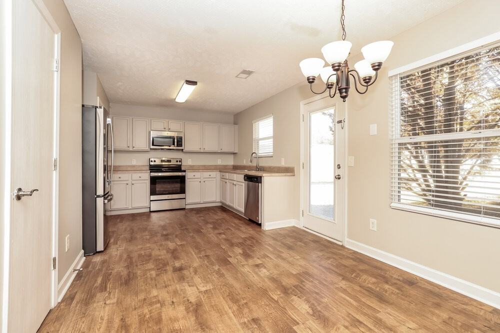 4003 Randall Ln - Photo 7 of 17