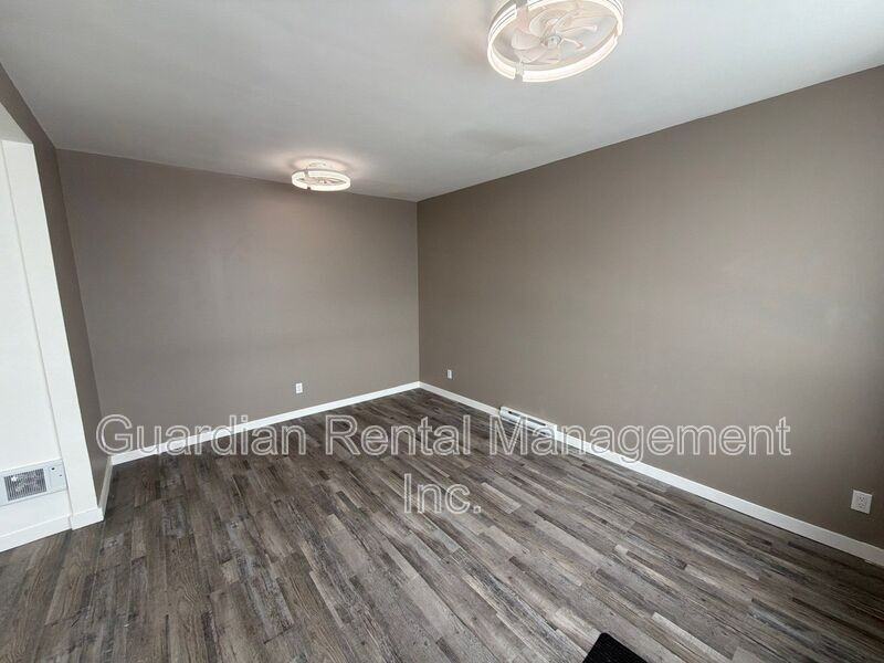 140 Frederica St E #6 - Photo 2 of 16