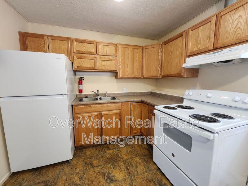 815 N Park St #3 - Photo 3 of 12