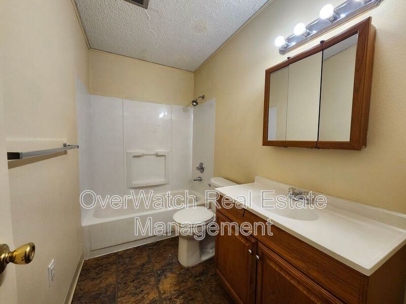 815 N Park St #3 - Photo 6 of 12