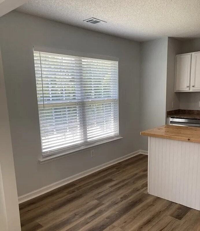 129 Ridgewood Cir - Photo 2 of 14