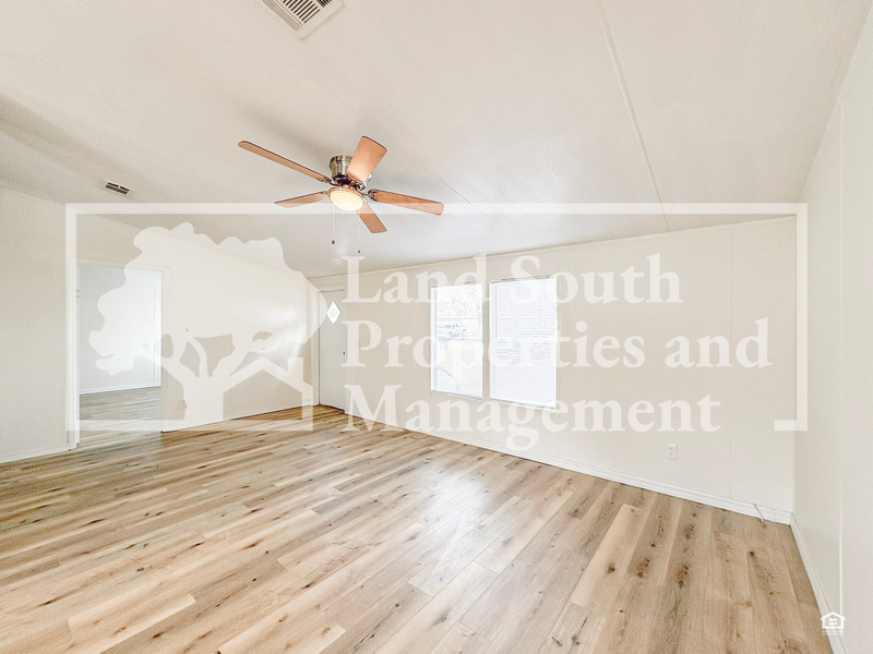 4833 Myrtle View Dr N - Photo 4 of 24