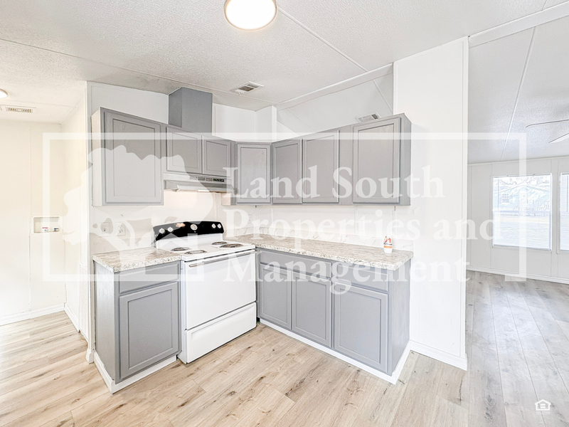 4833 Myrtle View Dr N - Photo 6 of 24