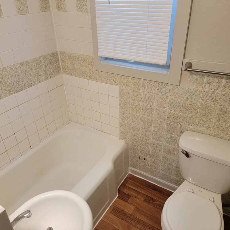 1211 Lewis Ave - Photo 6 of 8