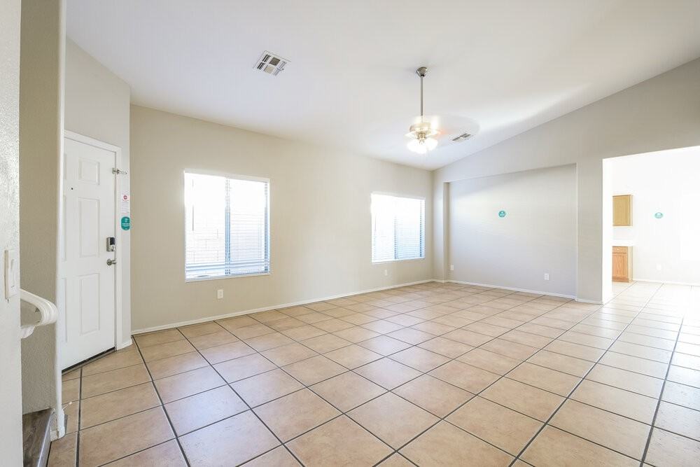 3915 W Buckskin Trl - Photo 4 of 20