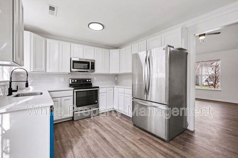 242 Amir Cir - Photo 4 of 25