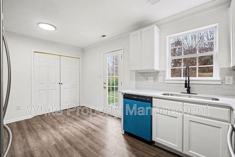 242 Amir Cir - Photo 7 of 25