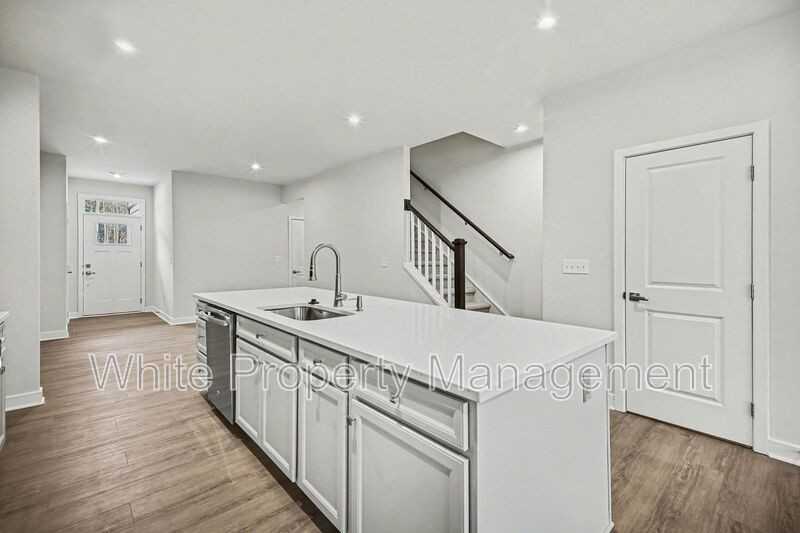 11015 Emerson Landing Drive - Photo 4 of 27