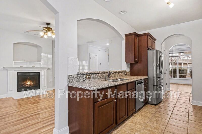 12810 Windyedge Rd - Photo 7 of 29